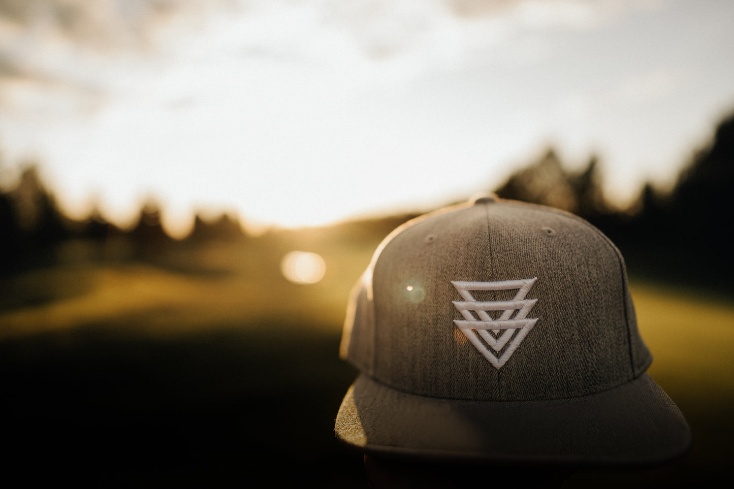 TRIANGLES SNAPBACK HEATHERED GREY